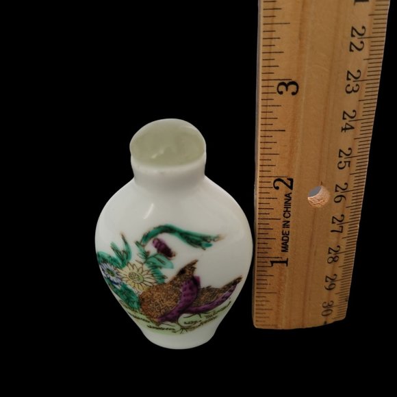 Hand Painted Chinese Snuff Bottle With Spoon Jade Top Floral Bird Motif 2 1/2" - Picture 10 of 11